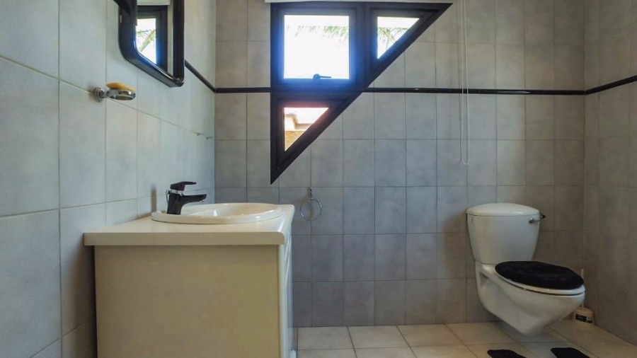 To Let 4 Bedroom Property for Rent in Plattekloof Western Cape